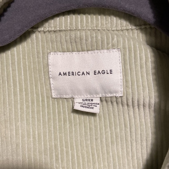 American Eagle corduroy button up - Picture 2 of 4
